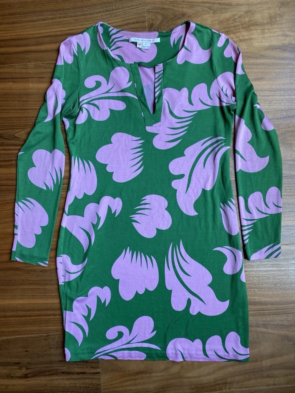Diane von Furstenberg 100% Silk Floral Dress Size 6
